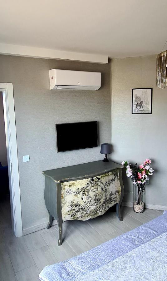 Boutique Style - 2 Bedroom Apartment- Ta'Xbiex, Sliema Area Ta Xbiex Buitenkant foto