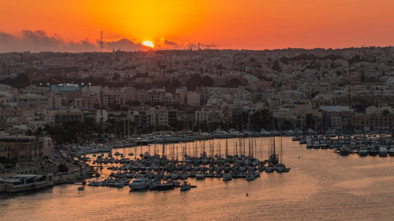 Boutique Style - 2 Bedroom Apartment- Ta'Xbiex, Sliema Area Ta Xbiex Buitenkant foto